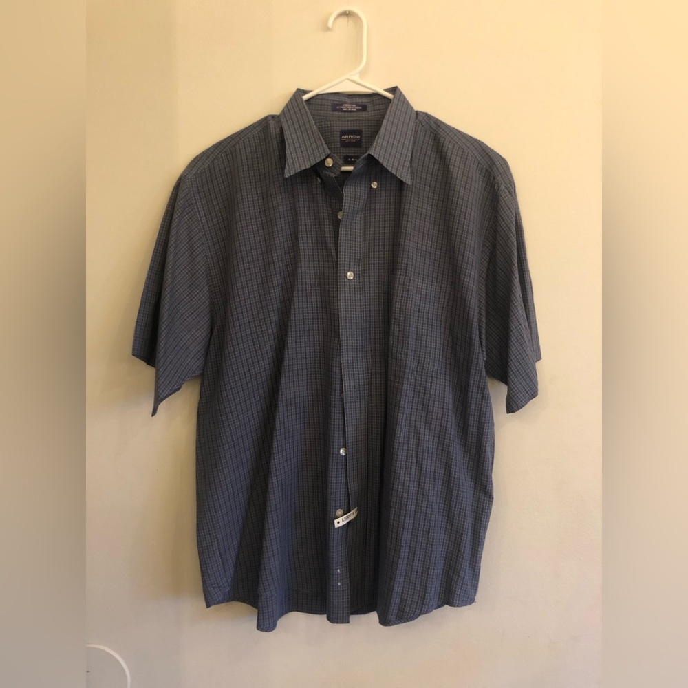 Men’s Blue Pinstripe Short Sleeve Dress Shirt